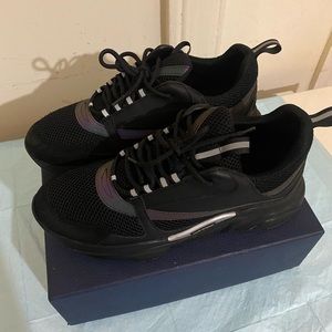 DIOR B22 SNEAKER
Black Technical Mesh and Smooth Calfskin